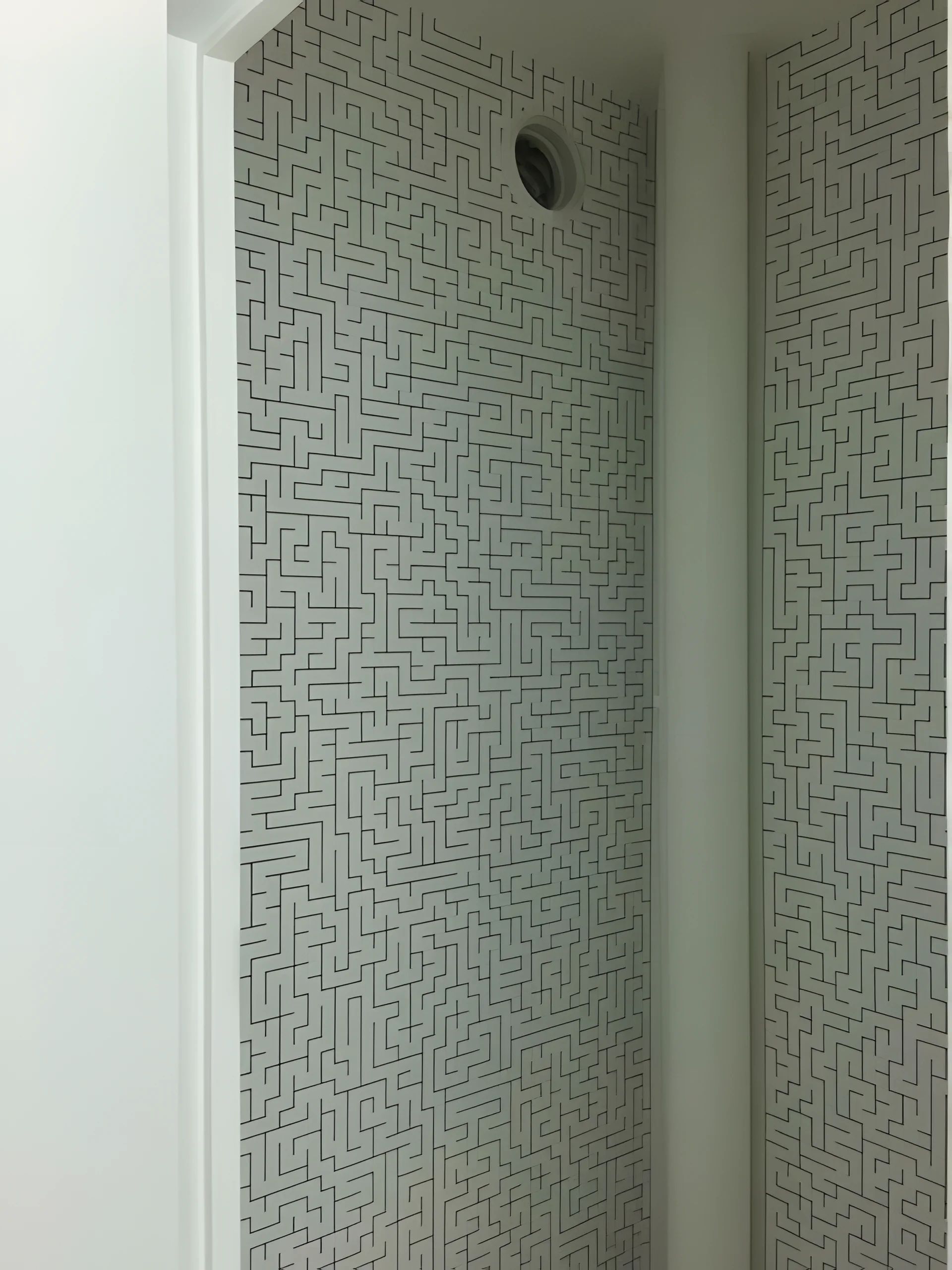 Papier peint dans une alcôve