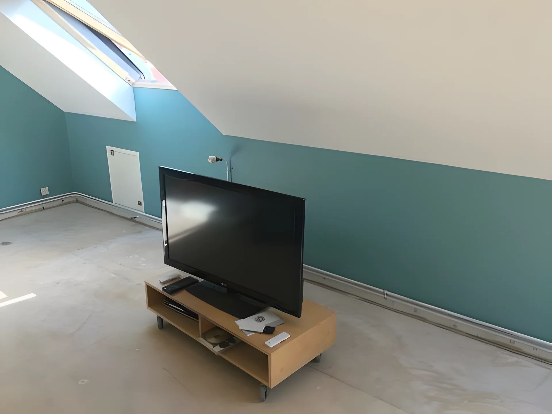 Combles peints en turquoise